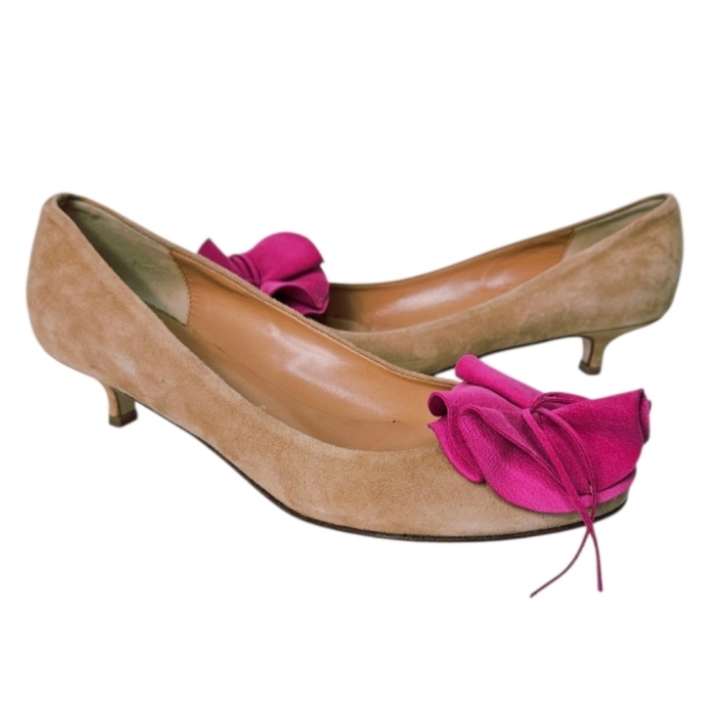Butter Italy Suede Kitten Heel Pump in Tan Size 8 with Pink Flower